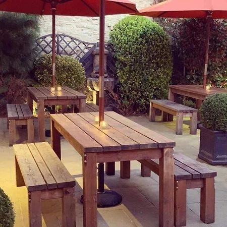 The Star Inn Удсток Екстериор снимка